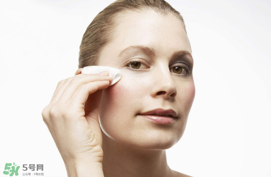 不同膚質適合什么樣的卸妝產品？配合按摩會卸得更干凈嗎?