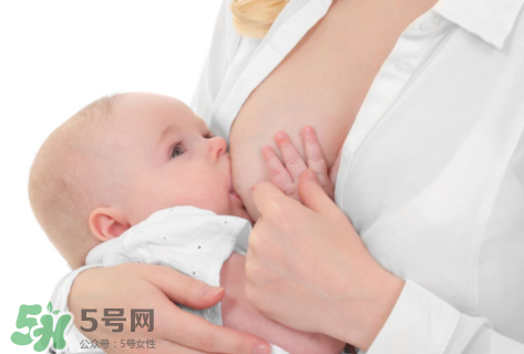 母乳寶寶一天大便幾次正常？母乳寶寶排便情況介紹