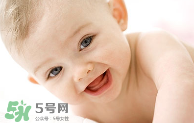 寶寶打嗝的原因  寶寶通常為什么打嗝？