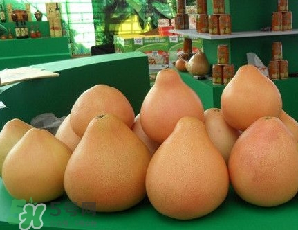 三紅蜜柚有什么功效？三紅蜜柚和金橙蜜柚哪個(gè)更好