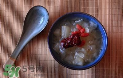 雪蛤能和銀耳一起燉嗎？雪蛤銀耳羹怎么做？