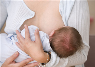 母乳寶寶一天大便幾次正常？母乳寶寶排便情況介紹