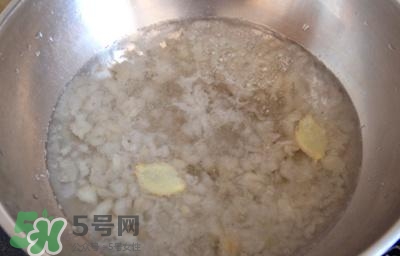 雪蛤能和銀耳一起燉嗎？雪蛤銀耳羹怎么做？