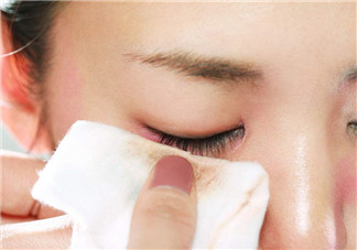 不同膚質(zhì)適合什么樣的卸妝產(chǎn)品？配合按摩會(huì)卸得更干凈嗎?