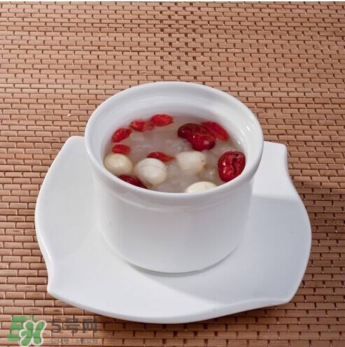 坐月子能吃雪蛤嗎？產(chǎn)婦吃雪蛤有什么好處？