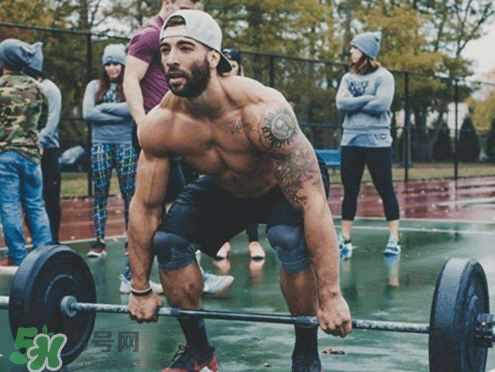 杠鈴劃船腰疼是什么原因？杠鈴劃船動(dòng)作要領(lǐng)