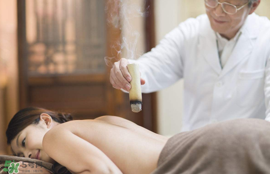 艾灸的時間多少為宜？艾灸后皮膚發(fā)癢是為什么？