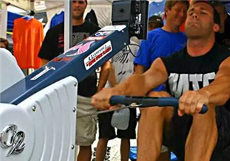 劃船機是練腹肌的嗎？劃船機的鍛煉方法