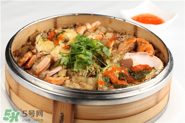 吃螃蟹用什么醋好 吃螃蟹蘸醋還是醬油 吃螃蟹用什么醋好 吃螃蟹蘸醋還是醬油