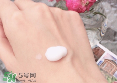 護(hù)發(fā)素可以抹在頭皮上嗎？