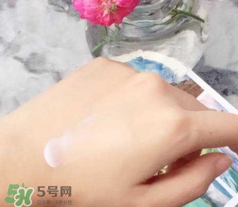 護(hù)發(fā)素可以抹在頭皮上嗎？