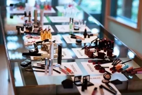 先畫眼線還是眼影 先畫眼線還是先畫眼影 先畫眼線還是眼影 先畫眼線還是先畫眼影