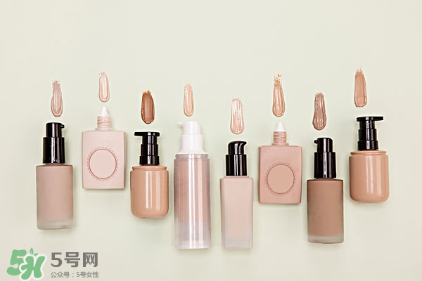 粉底液和氣墊哪個好用 粉底液和氣墊的區(qū)別 粉底液和氣墊哪個好用 粉底液和氣墊的區(qū)別