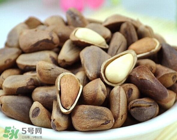 松籽什么季節(jié)采摘？吃松籽有什么好處？