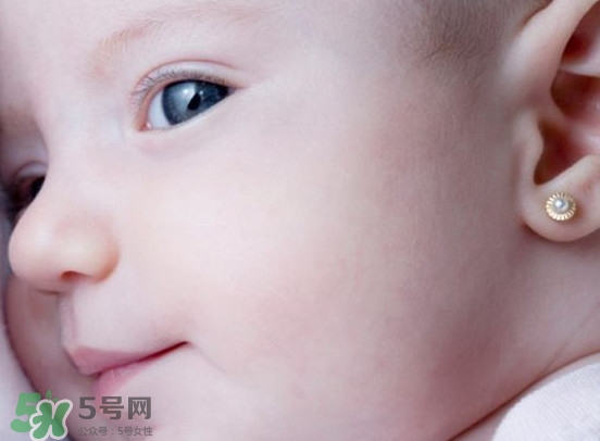 打耳洞幾天可以換耳釘？打耳洞后的注意事項(xiàng)