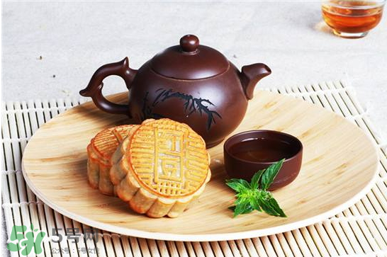 廣式月餅可以用低筋面粉嗎 廣式月餅用低筋面粉還是中筋面粉 廣式月餅可以用低筋面粉嗎 廣式月餅用低筋面粉還是中筋面粉