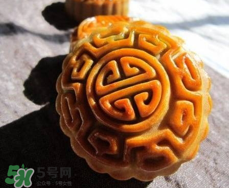 廣式月餅可以可以保存多久 廣式月餅可以冷凍嗎 廣式月餅可以可以保存多久 廣式月餅可以冷凍嗎