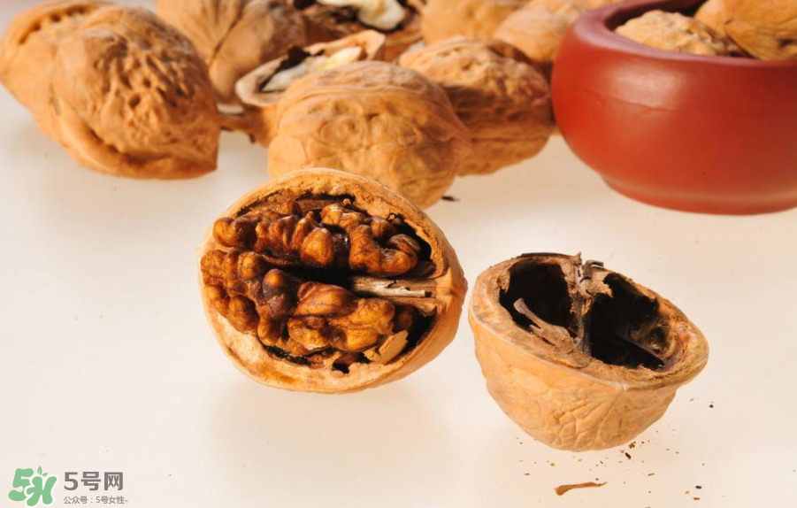 核桃上的陰皮是什么？核桃對(duì)血管的作用