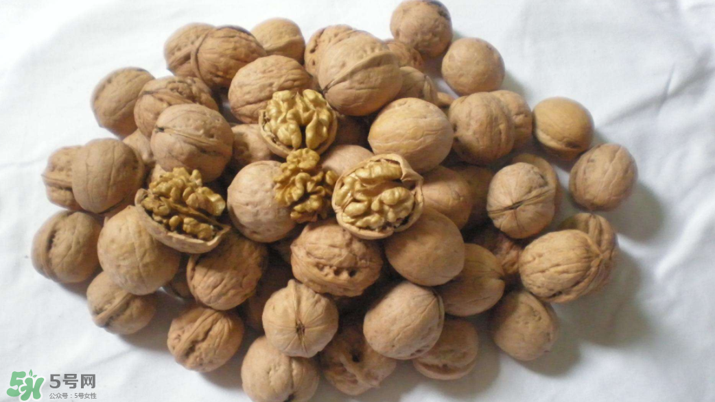 核桃酒是什么？核桃酒的功效是什么？