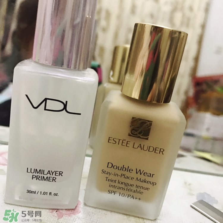 粉底液和提亮液的區(qū)別 先用提亮液還是粉底液 粉底液和提亮液的區(qū)別 先用提亮液還是粉底液