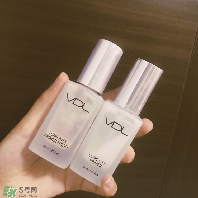 粉底液和提亮液的區(qū)別 先用提亮液還是粉底液 粉底液和提亮液的區(qū)別 先用提亮液還是粉底液