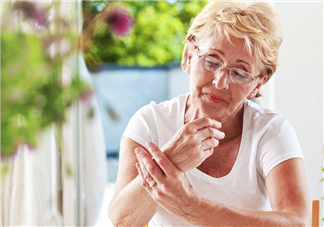 風(fēng)濕要怎么調(diào)理？風(fēng)濕要吃什么食物調(diào)養(yǎng)？