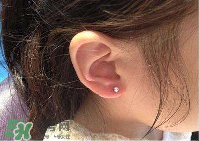 打耳洞幾天可以換耳釘？打耳洞后的注意事項(xiàng)