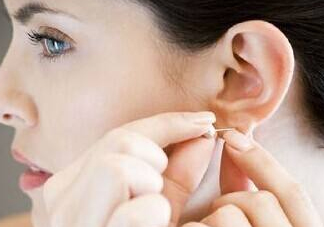 打耳洞什么時(shí)候打最好？新打耳洞癢是怎么回事