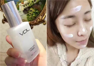 粉底液和提亮液的區(qū)別 先用提亮液還是粉底液