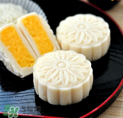 冰皮奶黃月餅的做法 冰皮奶黃月餅熱量 冰皮奶黃月餅的做法 冰皮奶黃月餅熱量