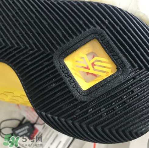 nike kyrie3 mamba mentality怎么樣？歐文3李小龍配色開箱測(cè)評(píng)