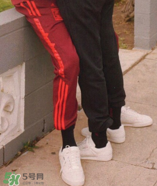 yeezy calabasas運動褲在哪買？yeezy calabasas褲子發(fā)售時間