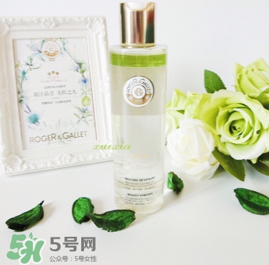 香邂格蕾古法凝光醋萃爽膚水怎么用？