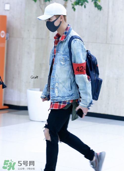 424的袖標(biāo)怎么固定？424袖標(biāo)能拆嗎？