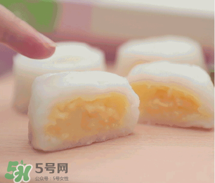 冰皮奶黃月餅好吃嗎 冰皮奶黃月餅多少錢 冰皮奶黃月餅好吃嗎 冰皮奶黃月餅多少錢