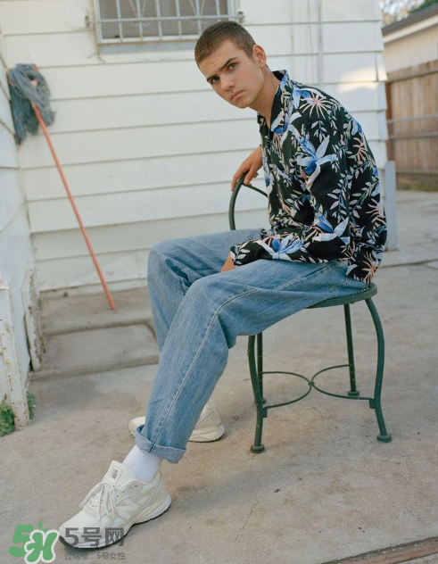 stussy與new balance聯(lián)名990v4什么時(shí)候發(fā)售_多少錢？