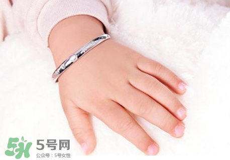 中秋節(jié)送什么禮給親戚？中秋節(jié)除了送月餅還能送什么？