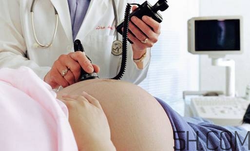 羊水過少能順產嗎？羊水過少的原因 