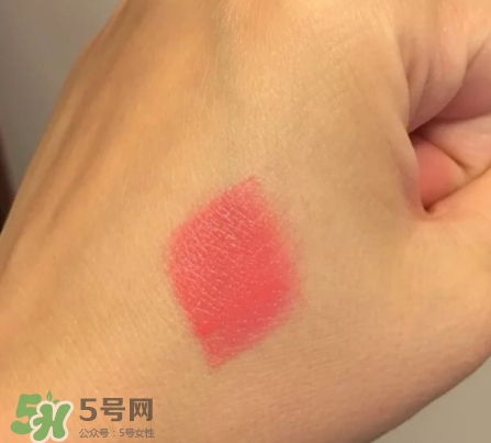 雅詩蘭黛戀愛唇膏怎么打開？雅詩蘭黛戀愛唇膏怎么用