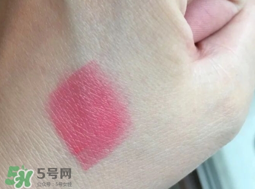 雅詩蘭黛戀愛唇膏怎么打開？雅詩蘭黛戀愛唇膏怎么用