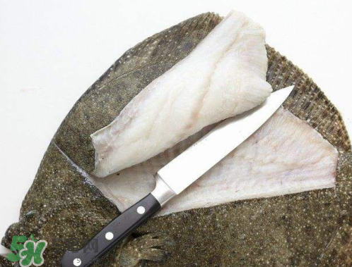 多寶魚怎么去皮 多寶魚去皮圖解 多寶魚怎么去皮 多寶魚去皮圖解