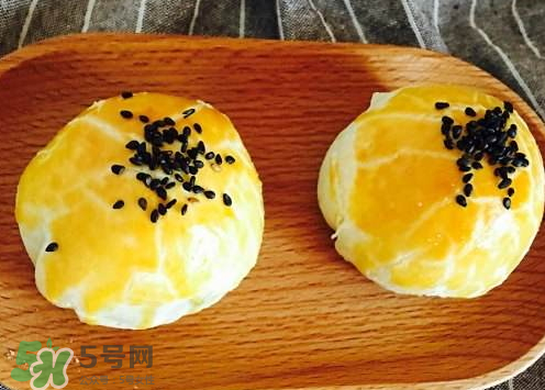 孕婦可以吃蛋黃酥嗎 坐月子可以吃蛋黃酥嗎 孕婦可以吃蛋黃酥嗎 坐月子可以吃蛋黃酥嗎