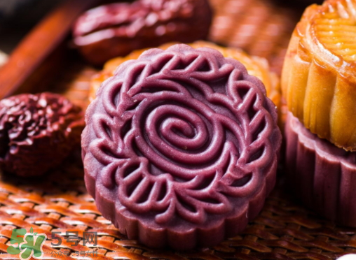 中秋節(jié)送月餅送幾盒？ 中秋送月餅一般送幾盒？