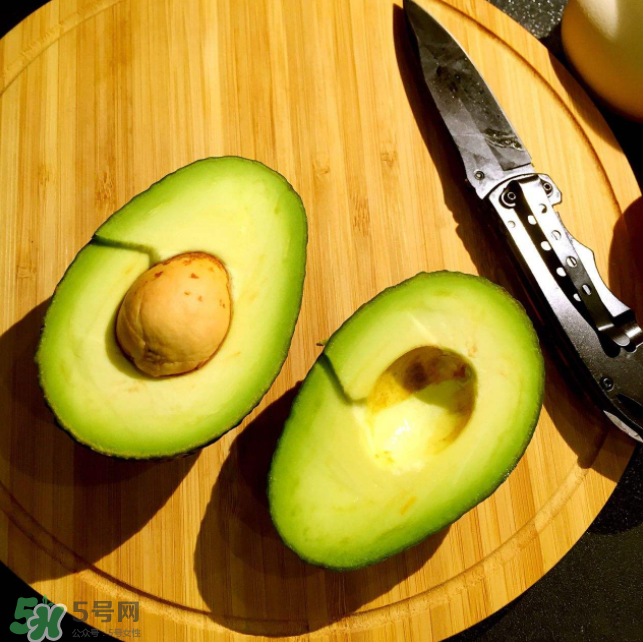 牛油果硬得能吃嗎？孕婦吃牛油果注意事項(xiàng)