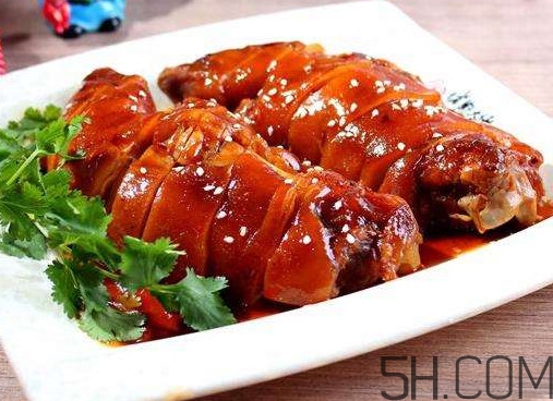 前豬腳好還是后豬腳好？豬腳和什么一起煲湯好