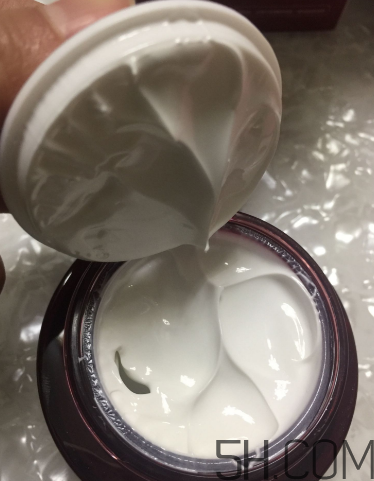 韓束水光素顏霜怎么樣？韓束素顏霜好用嗎？