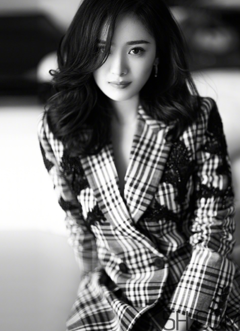 去眼袋手術(shù)需要住院?jiǎn)幔咳パ鄞中g(shù)恢復(fù)期多久？