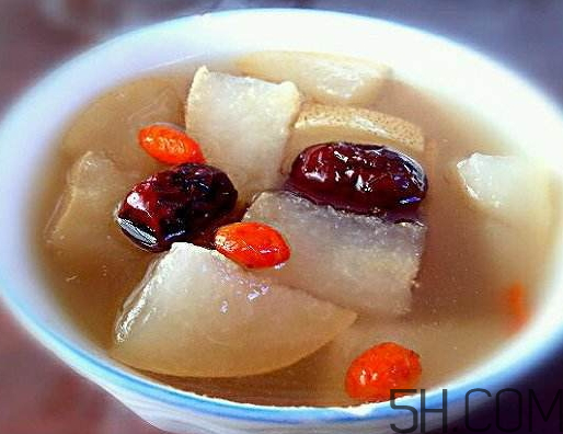 冰糖雪梨可以放紅棗嗎？冰糖雪梨可以放枸杞嗎？