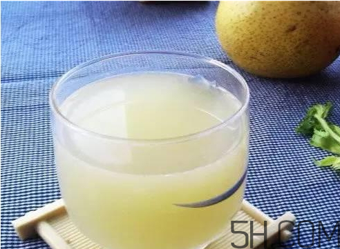 雪梨能和牛奶一起吃嗎？雪梨可以和牛奶榨汁嗎？