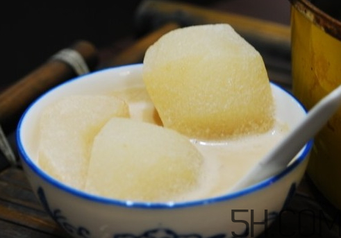 雪梨能和牛奶一起吃嗎？雪梨可以和牛奶榨汁嗎？
